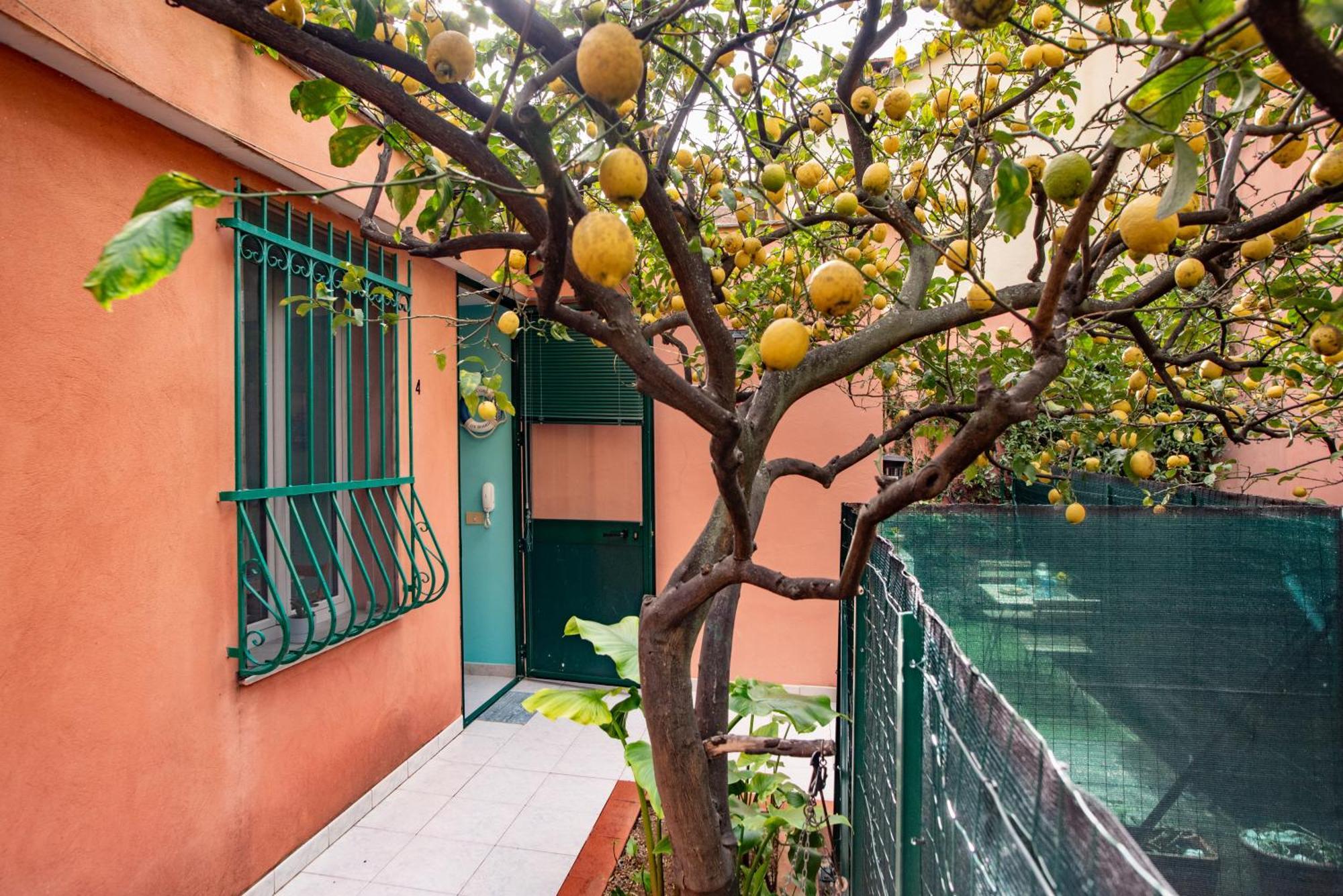 Rivierarent Bettina Holiday Finale Ligure Exterior foto