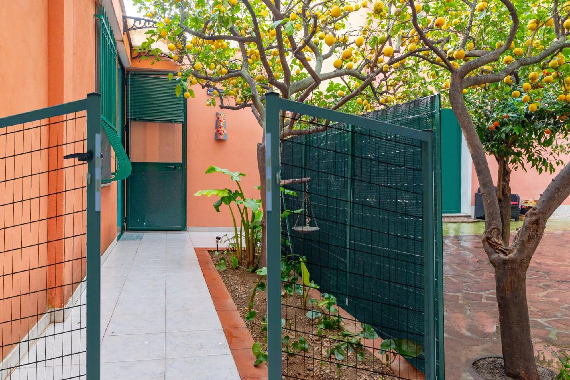 Rivierarent Bettina Holiday Finale Ligure Exterior foto